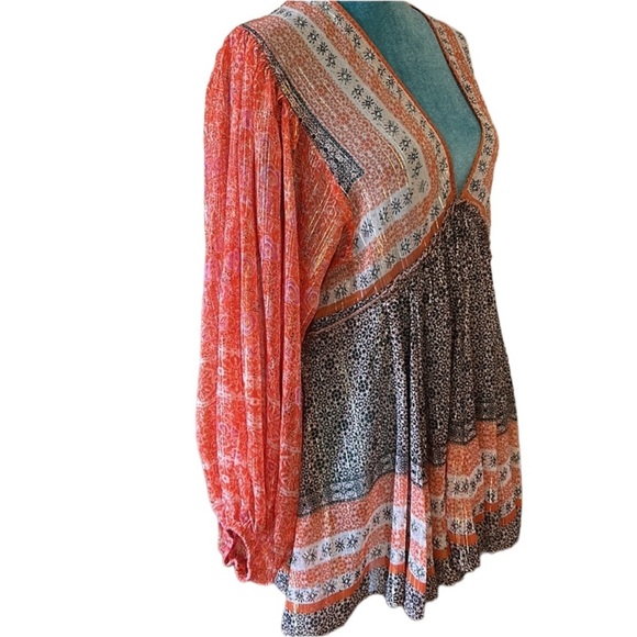 Free People VNeck Long Balloon Sleeve Blouse Printed metallic gold detail Small - Picture 2 of 9